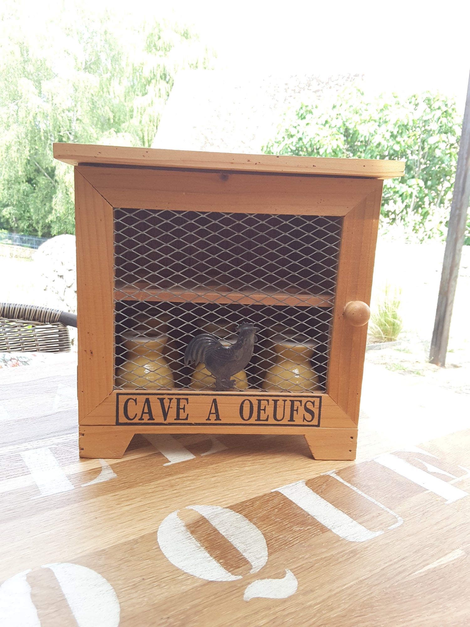 Armoire à Œufs en Bois Style Campagne – "Cave à Œufs"